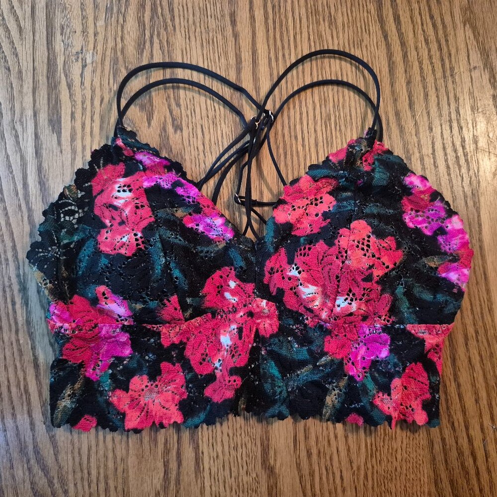 NWOT Black Floral Lace Bralette Crop Top Dark Romance 90s Inspired